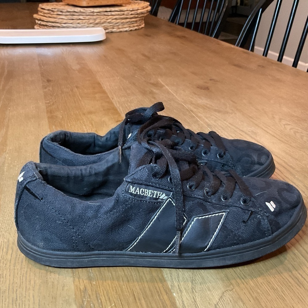 MACBETH Women’s size 9 Black Green Vegan Product Textile Lace Up Sneakers